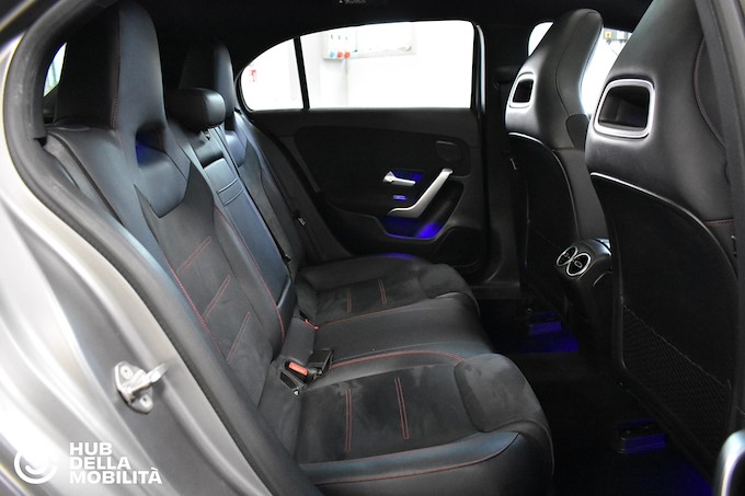 MERCEDES-BENZ A 180 d Automatic Premium